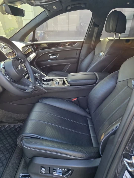2021 Bentley Bentayga - Image 11 of 19