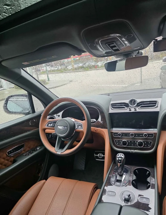 2021 Bentley Bentayga - Image 5 of 18