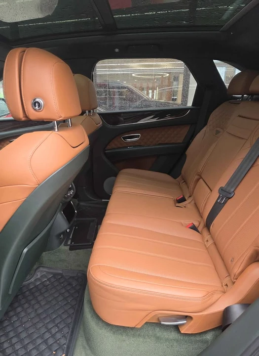 2021 Bentley Bentayga - Image 13 of 18