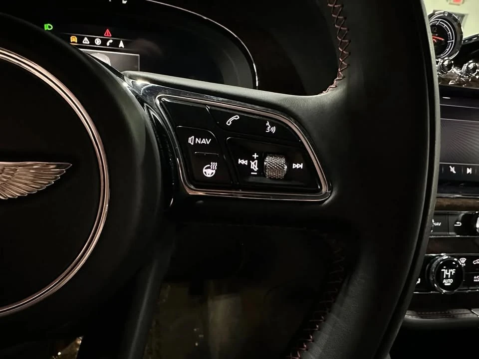 2021 Bentley Bentayga - Image 16 of 20