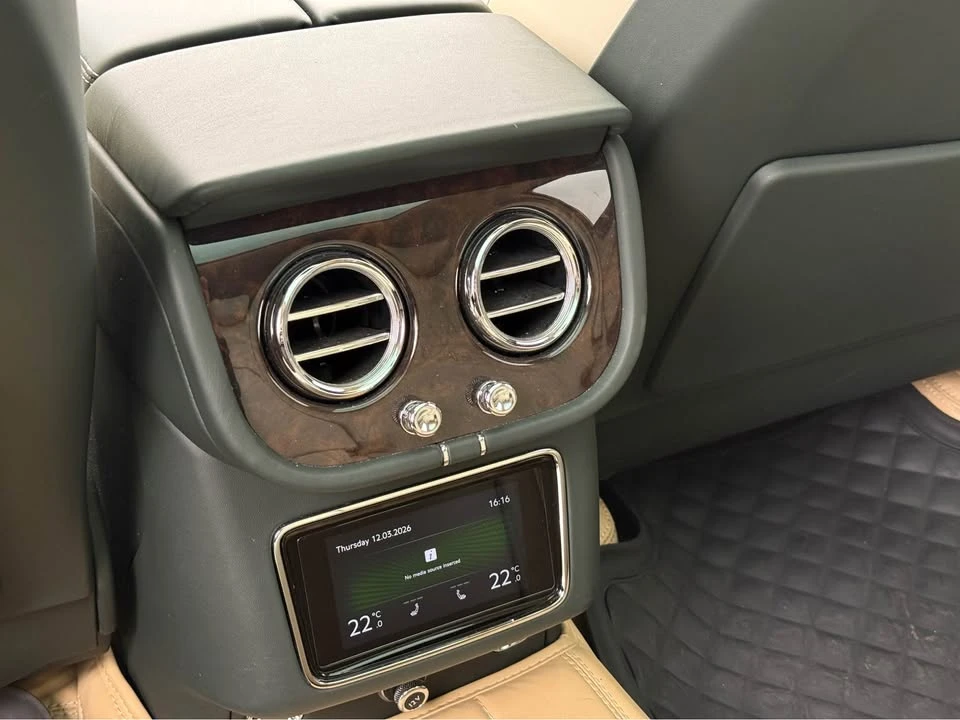 2021 Bentley Bentayga - Image 13 of 16