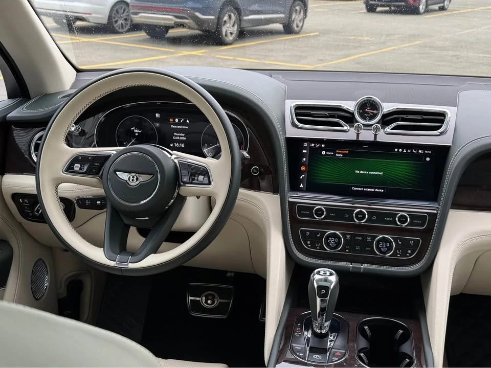 2021 Bentley Bentayga - Image 12 of 16