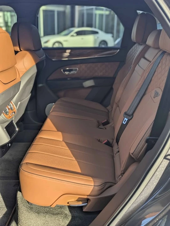 2021 Bentley Bentayga - Image 14 of 17