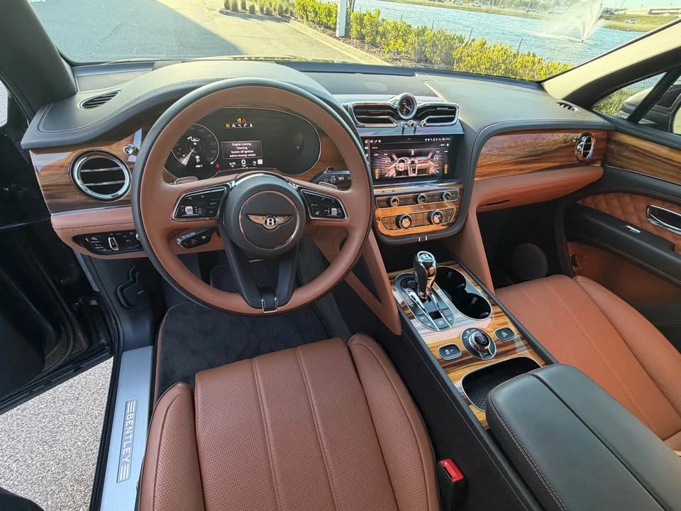 2021 Bentley Bentayga - Image 11 of 17