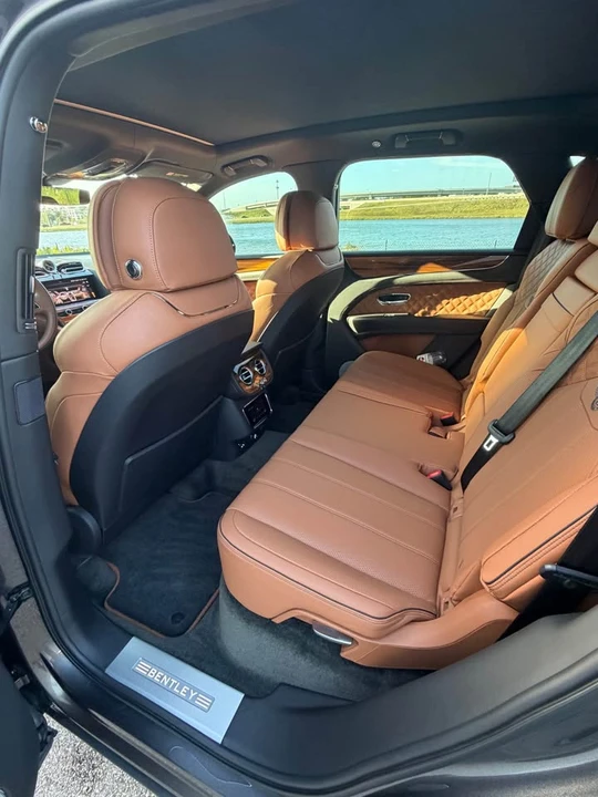 2021 Bentley Bentayga - Image 13 of 17
