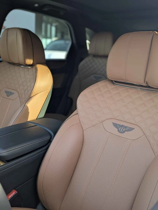 2021 Bentley Bentayga - Image 10 of 17