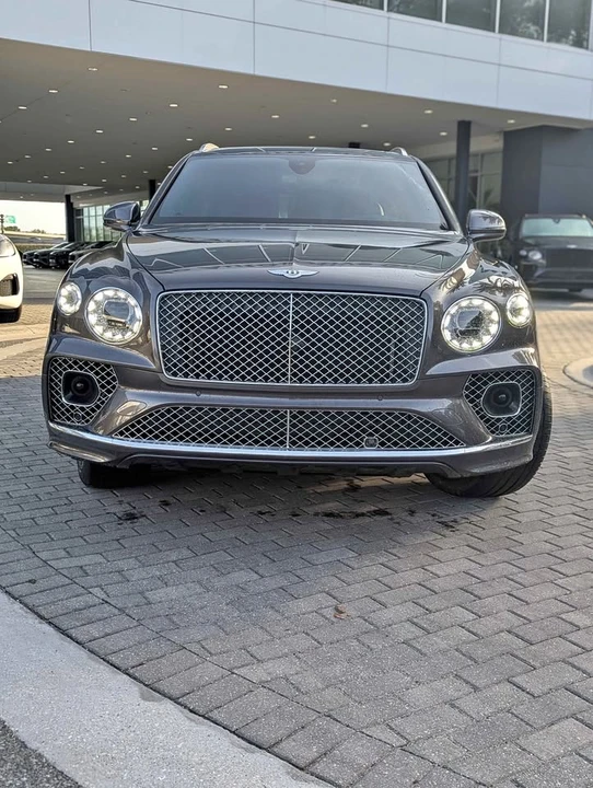 2021 Bentley Bentayga - Image 2 of 17
