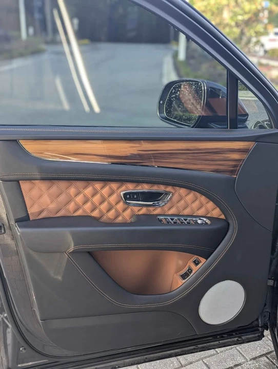 2021 Bentley Bentayga - Image 9 of 17