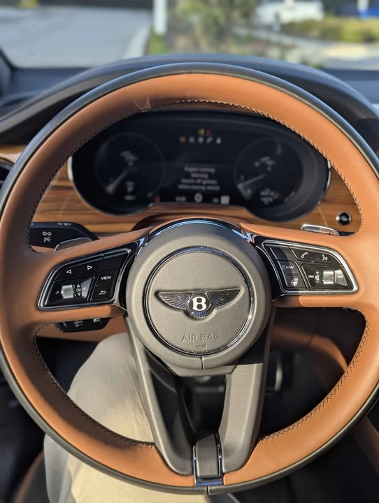 2021 Bentley Bentayga - Image 13 of 17