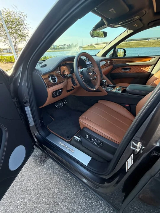 2021 Bentley Bentayga - Image 9 of 17
