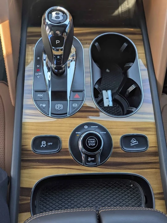 2021 Bentley Bentayga - Image 11 of 17