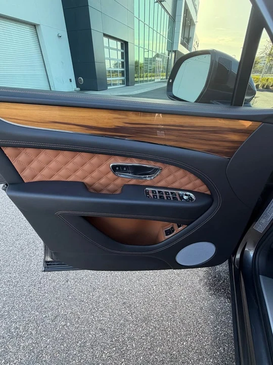 2021 Bentley Bentayga - Image 10 of 17