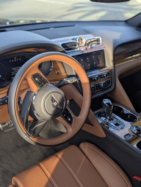2021 Bentley Bentayga - Image 8 of 17