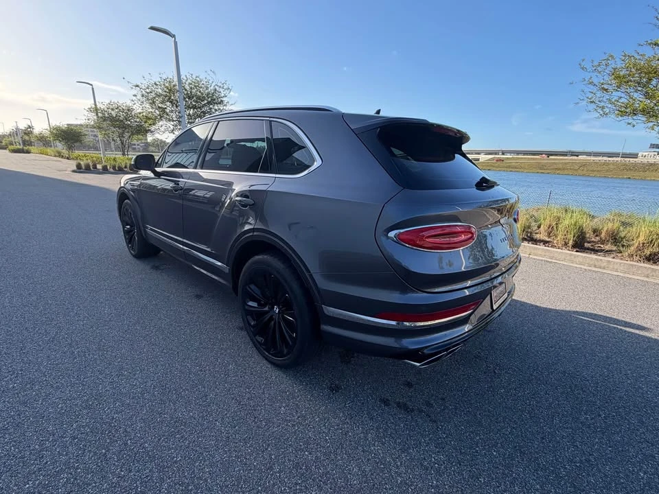 2021 Bentley Bentayga - Image 8 of 17