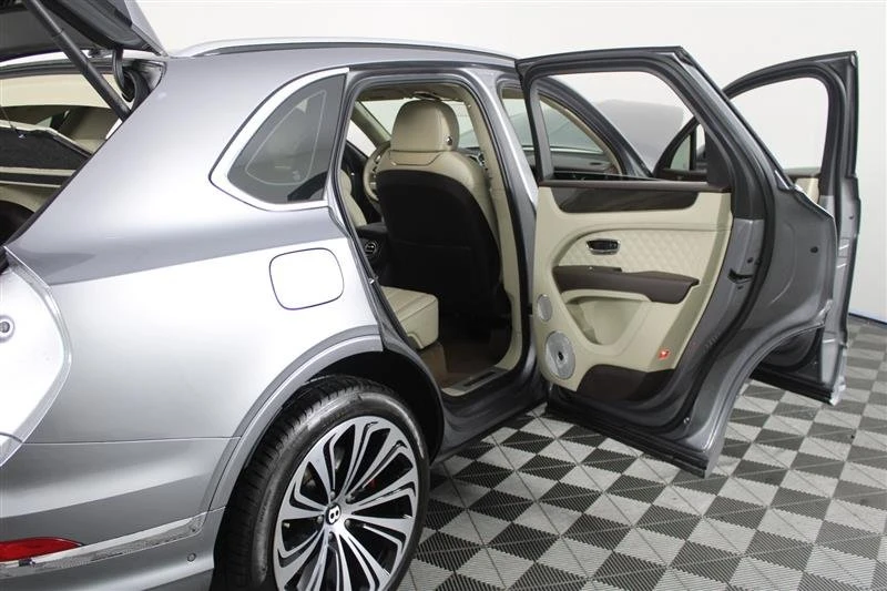 2021 Bentley Bentayga - Image 7 of 19