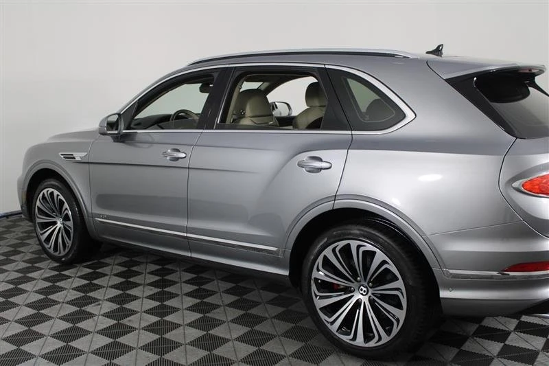 2021 Bentley Bentayga - Image 10 of 19