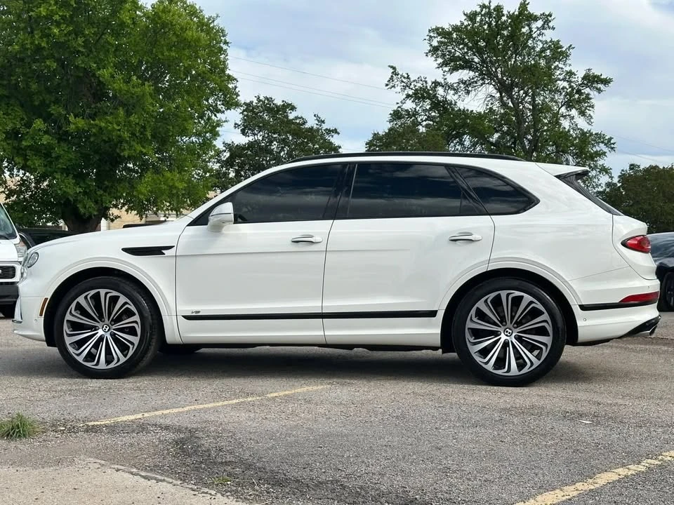 2021 Bentley Bentayga - Image 2 of 20