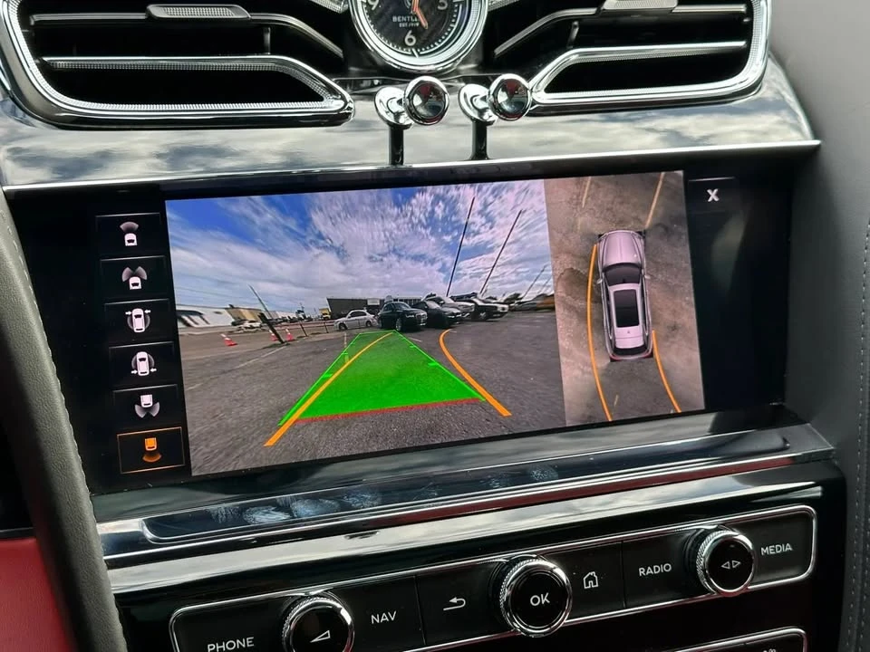 2021 Bentley Bentayga - Image 17 of 20