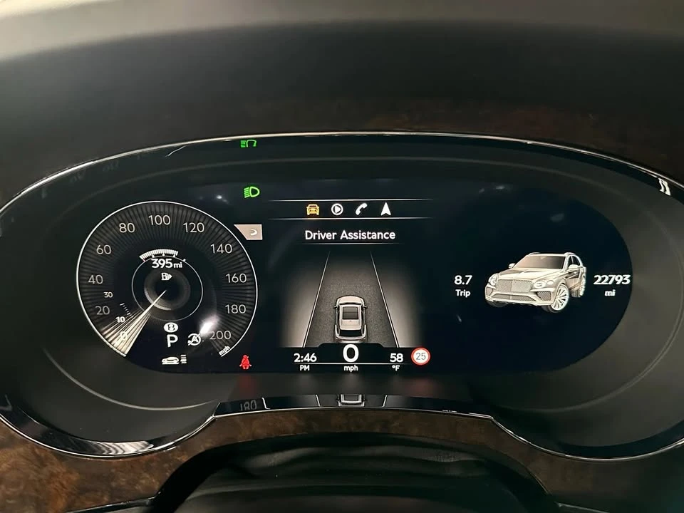2021 Bentley Bentayga - Image 17 of 20