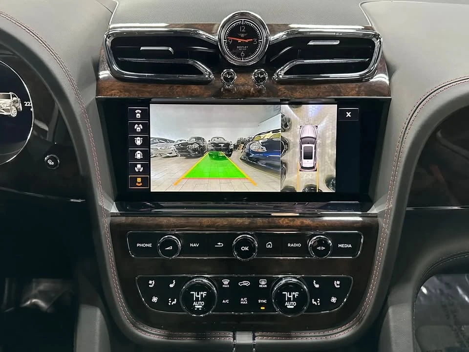 2021 Bentley Bentayga - Image 18 of 20