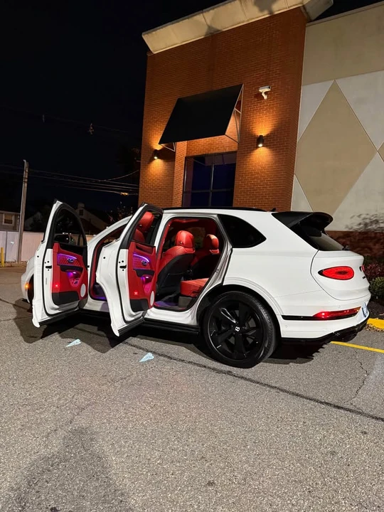 2021 Bentley Bentayga - Image 3 of 19