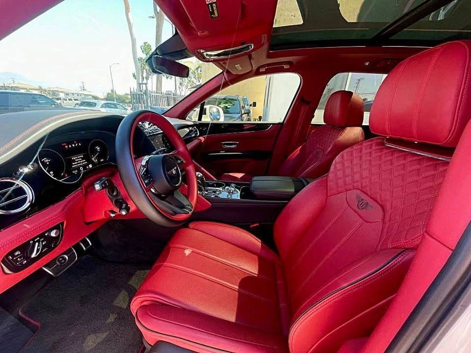 2021 Bentley Bentayga - Image 13 of 19