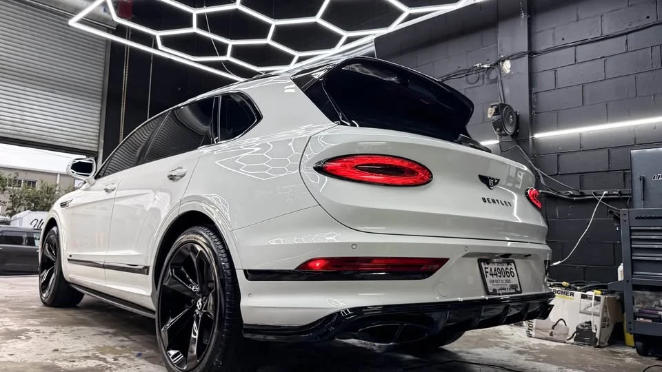 2021 Bentley Bentayga - Image 2 of 19