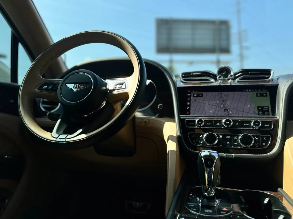 2021 Bentley Bentayga - Image 19 of 20