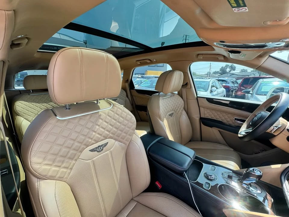 2021 Bentley Bentayga - Image 9 of 20