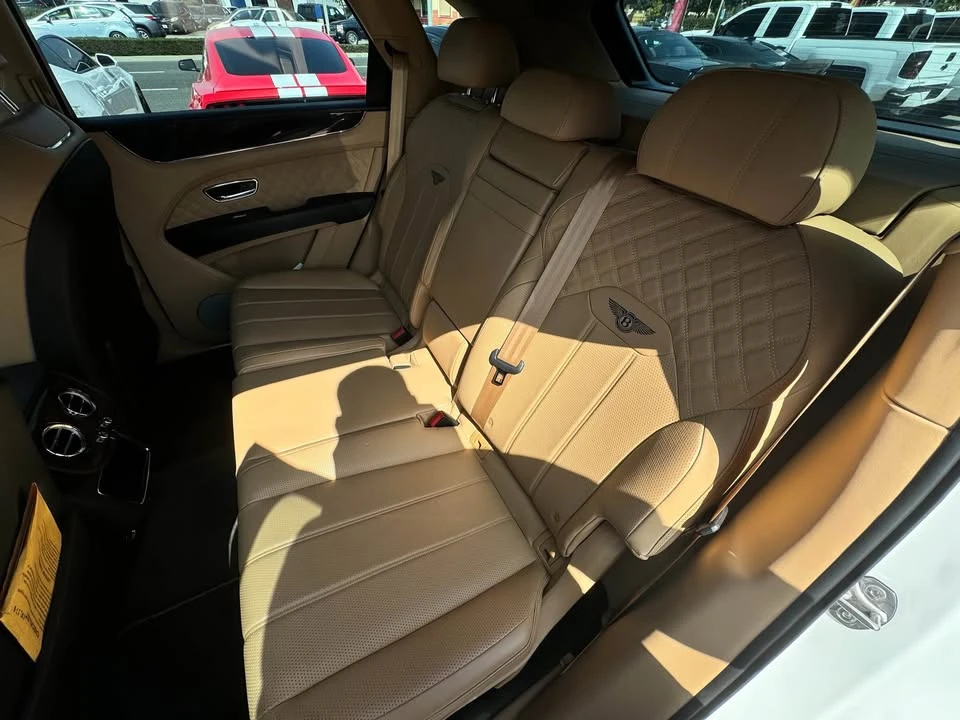 2021 Bentley Bentayga - Image 8 of 20
