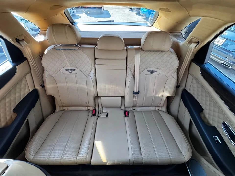 2021 Bentley Bentayga - Image 19 of 20