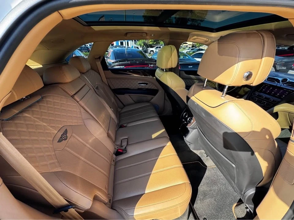 2021 Bentley Bentayga - Image 16 of 19