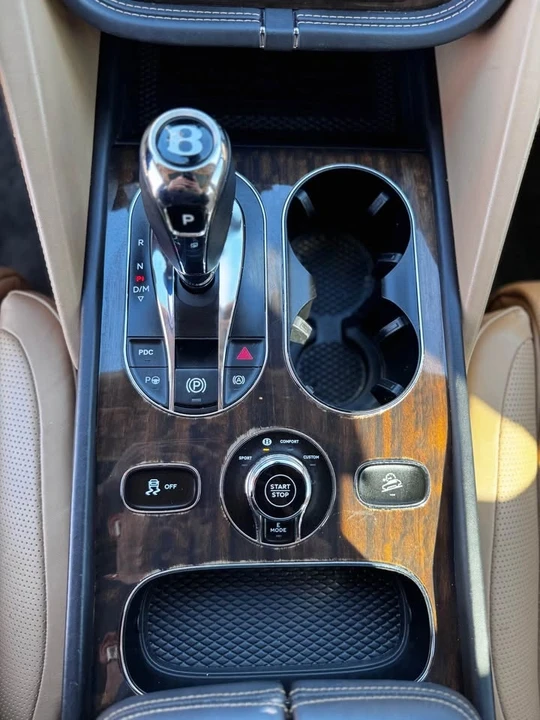 2021 Bentley Bentayga - Image 12 of 19