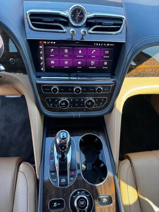 2021 Bentley Bentayga - Image 11 of 19