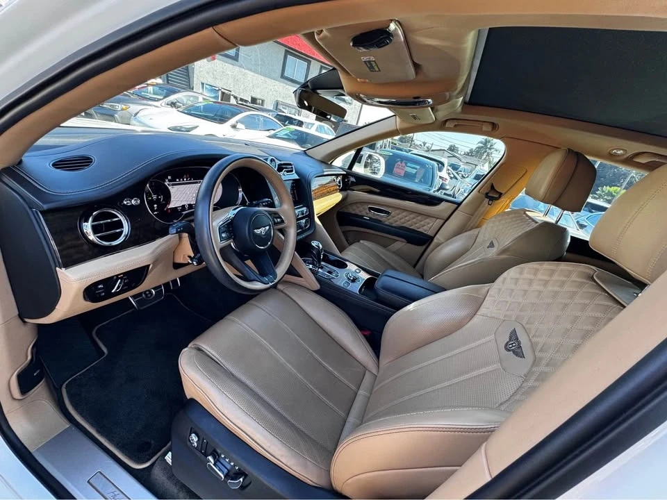 2021 Bentley Bentayga - Image 8 of 19