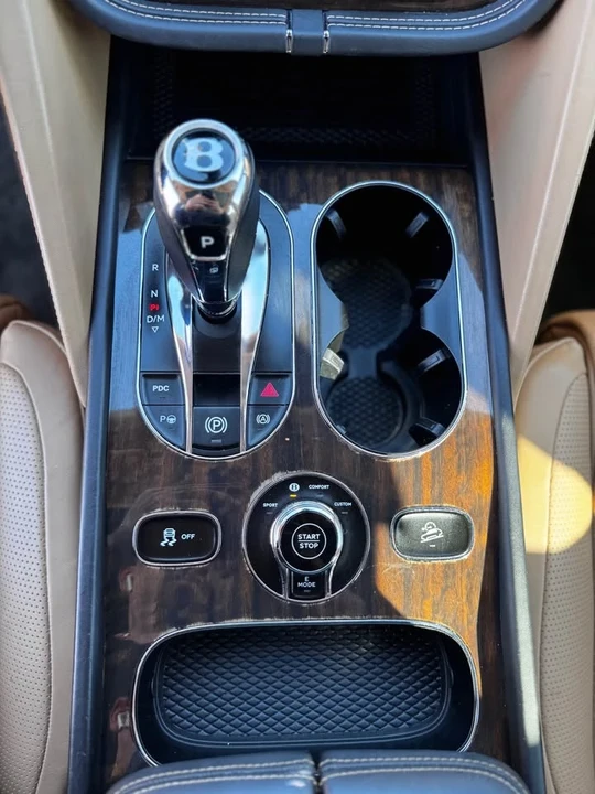 2021 Bentley Bentayga - Image 13 of 20