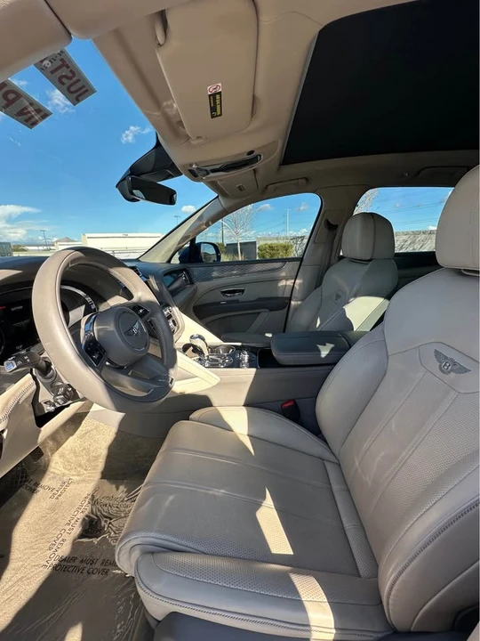 2021 Bentley Bentayga - Image 9 of 18
