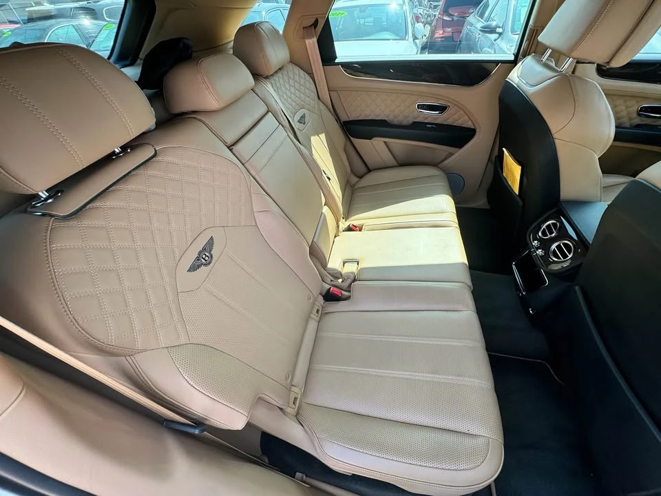 2021 Bentley Bentayga - Image 8 of 17