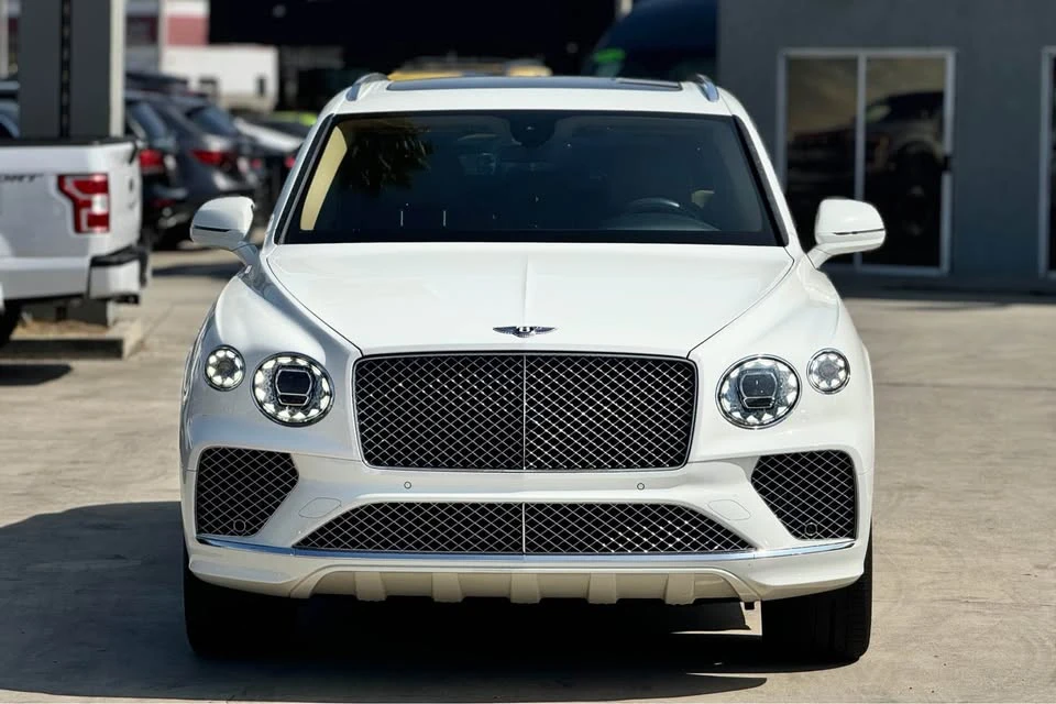 2021 Bentley Bentayga - Image 2 of 20