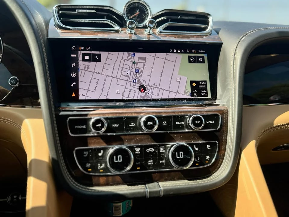 2021 Bentley Bentayga - Image 10 of 17