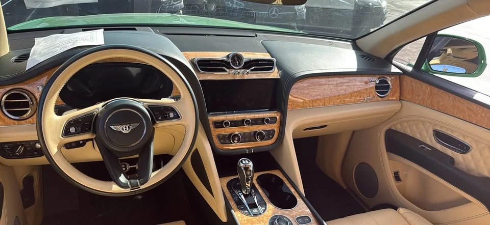 2021 Bentley Bentayga Speed - Image 17 of 17