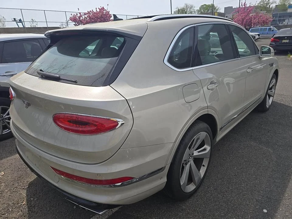 2021 Bentley Bentayga - Image 4 of 20