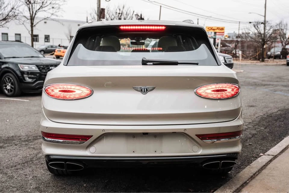 2021 Bentley Bentayga - Image 7 of 20