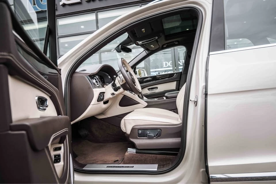 2021 Bentley Bentayga - Image 9 of 20