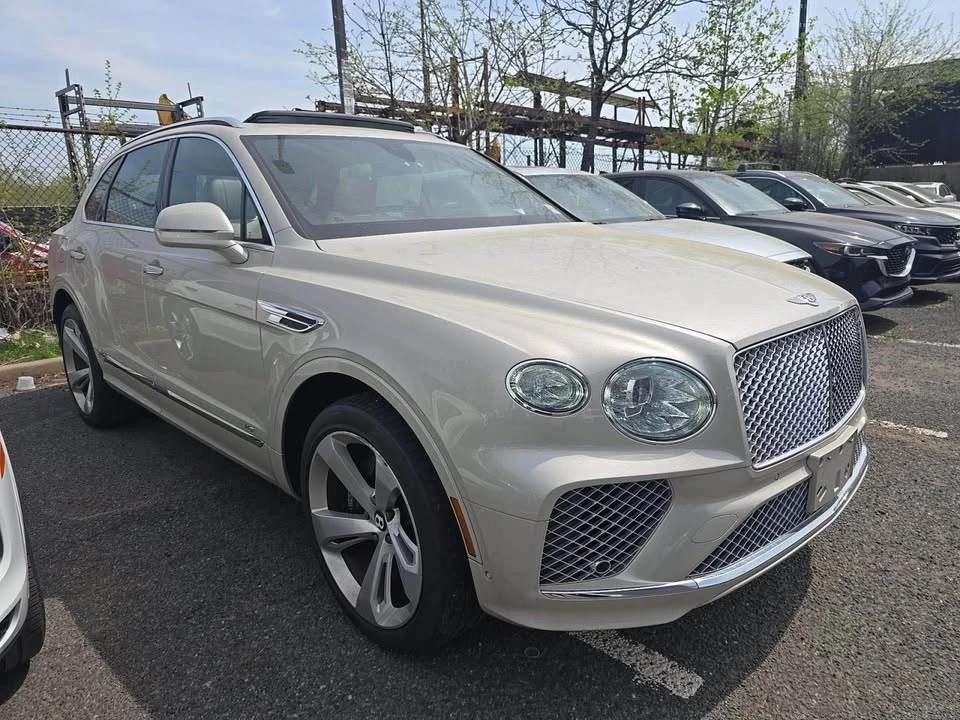 2021 Bentley Bentayga - Image 2 of 20