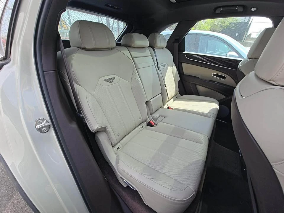 2021 Bentley Bentayga - Image 17 of 20