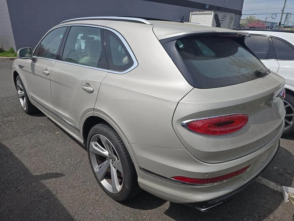 2021 Bentley Bentayga - Image 5 of 20
