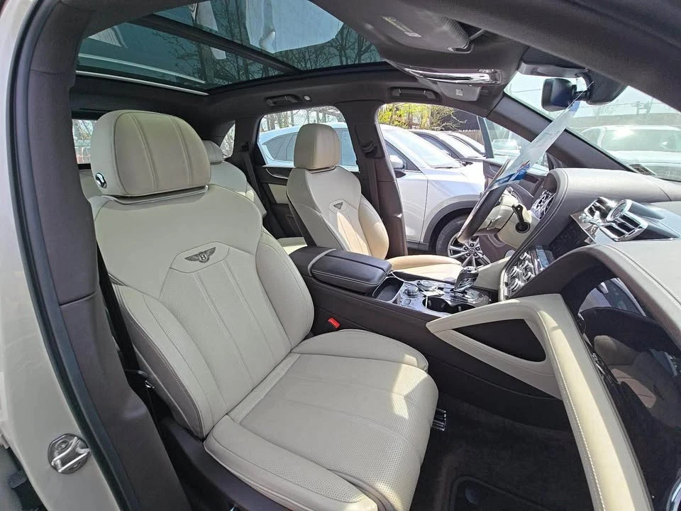 2021 Bentley Bentayga - Image 11 of 20