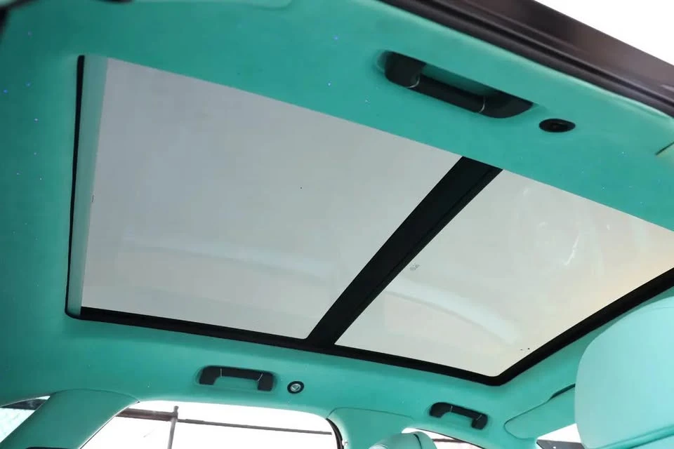 2021 Bentley Bentayga - Image 16 of 19