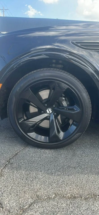 2021 Bentley Bentayga - Image 2 of 14